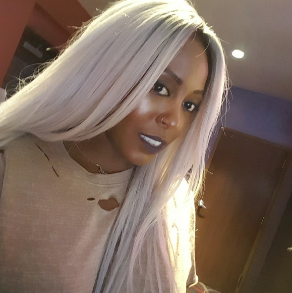 Meet your Posh Ambassador, Andi - Picture 2 of 7